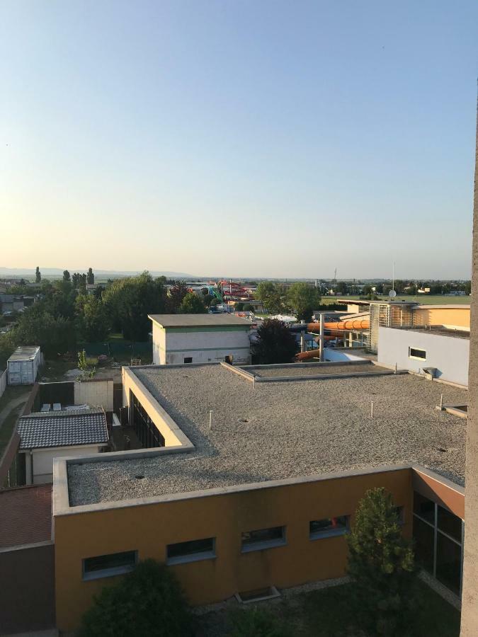 Apartment Sun Lakes Senec Extérieur photo